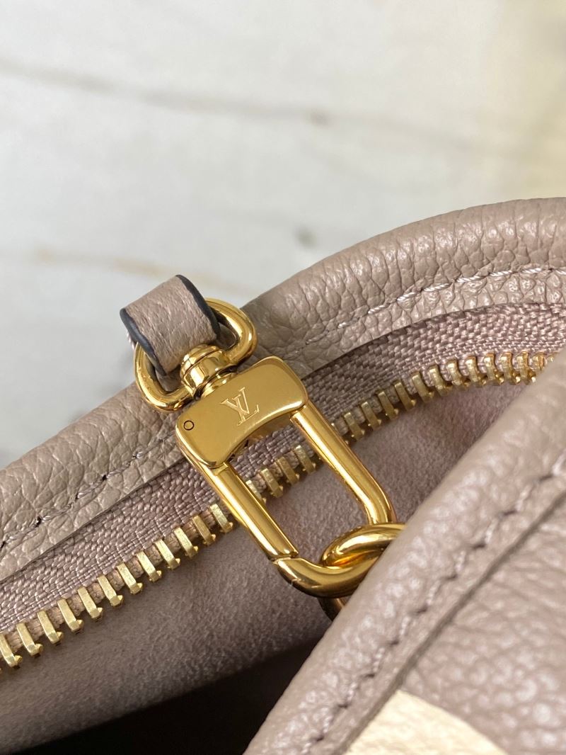 Louis Vuitton Hobo Bags